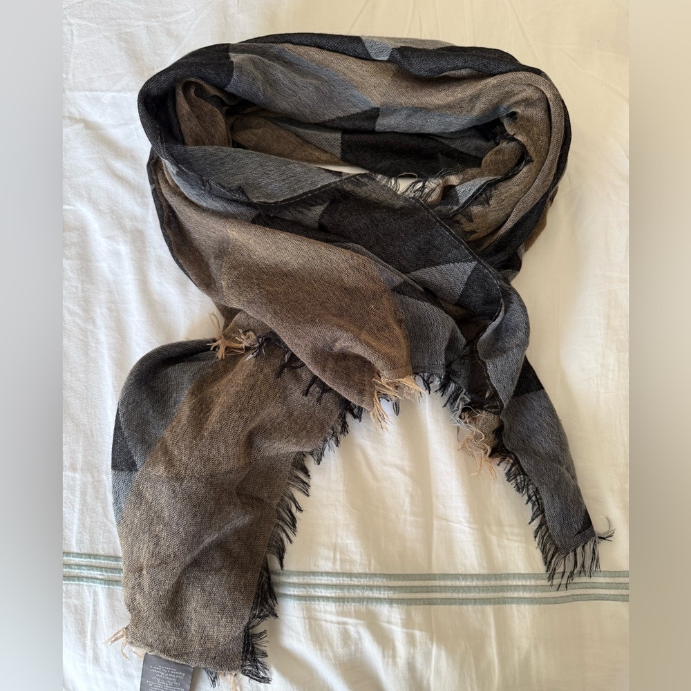 Vince Camuto Scarf in Black Grey and Brown